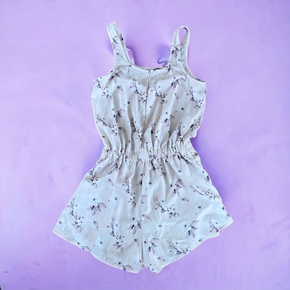 Teamltd. Floral Romper Size Small - Picture 2 of 5